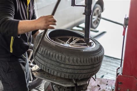 Shaakir tyre puncture repair shop